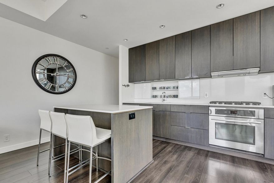 1801 111 E 1st Avenue