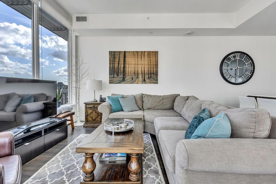 1801 111 E 1st Avenue