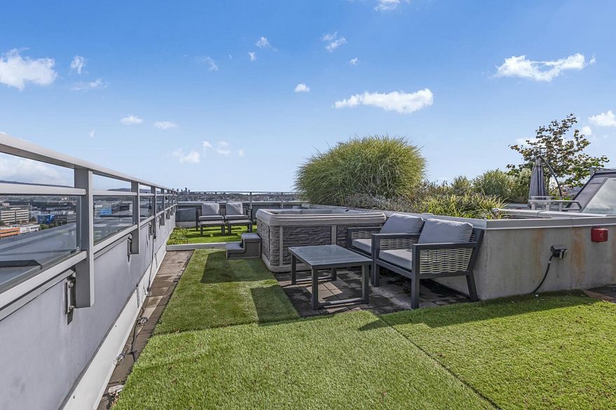 1801 111 E 1st Avenue