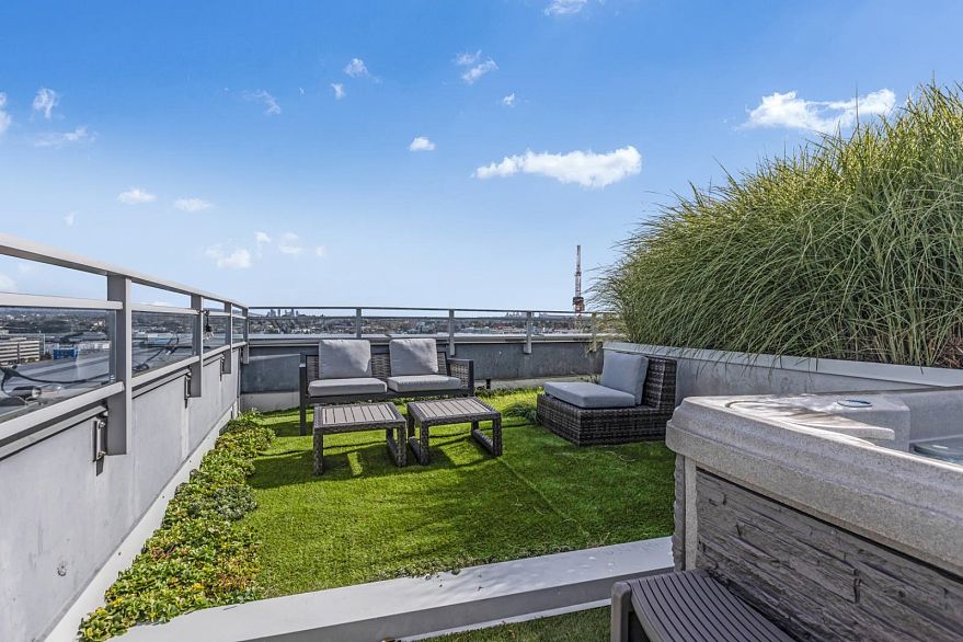 1801 111 E 1st Avenue