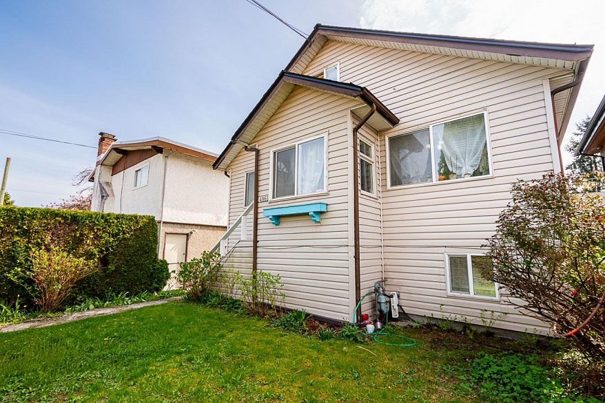 486 E King Edward Avenue