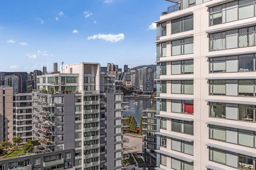 1801 111 E 1st Avenue