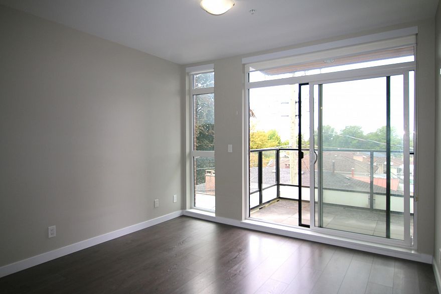 306 6555 Victoria Drive