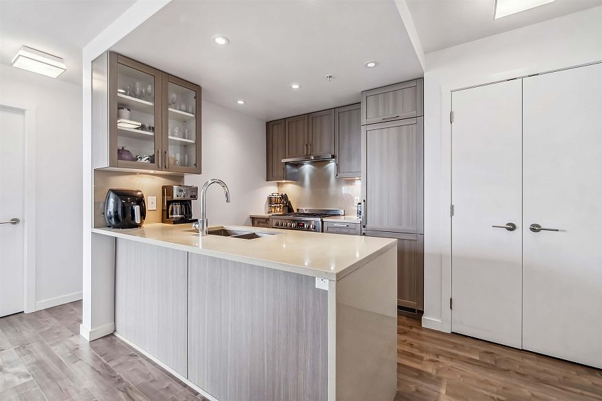 1902 5665 Boundary Road