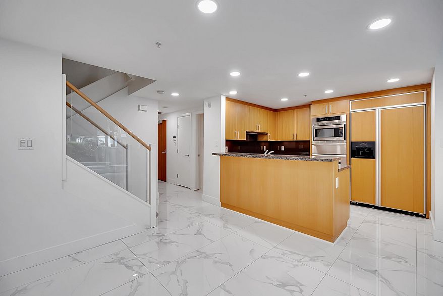 1277 W Cordova Street