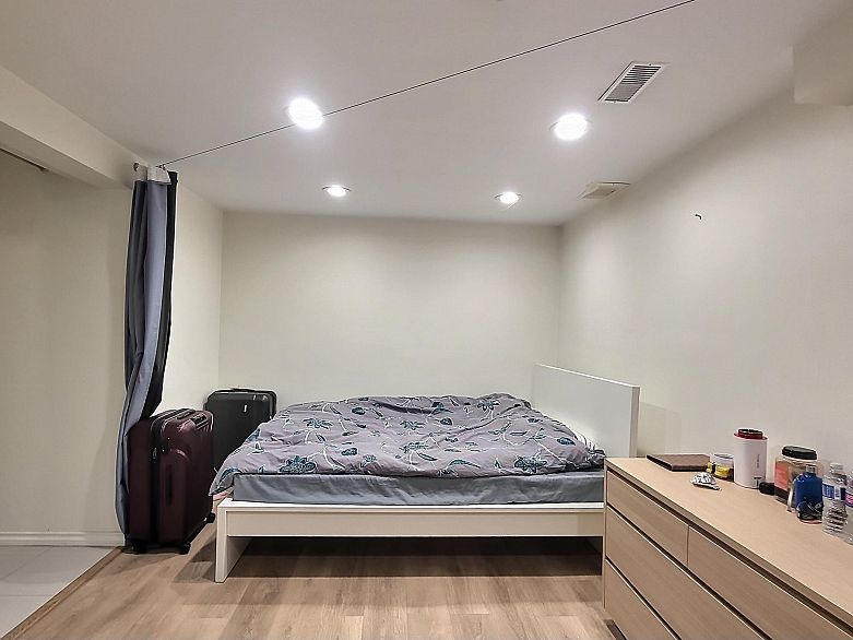 6878 Arlington Street