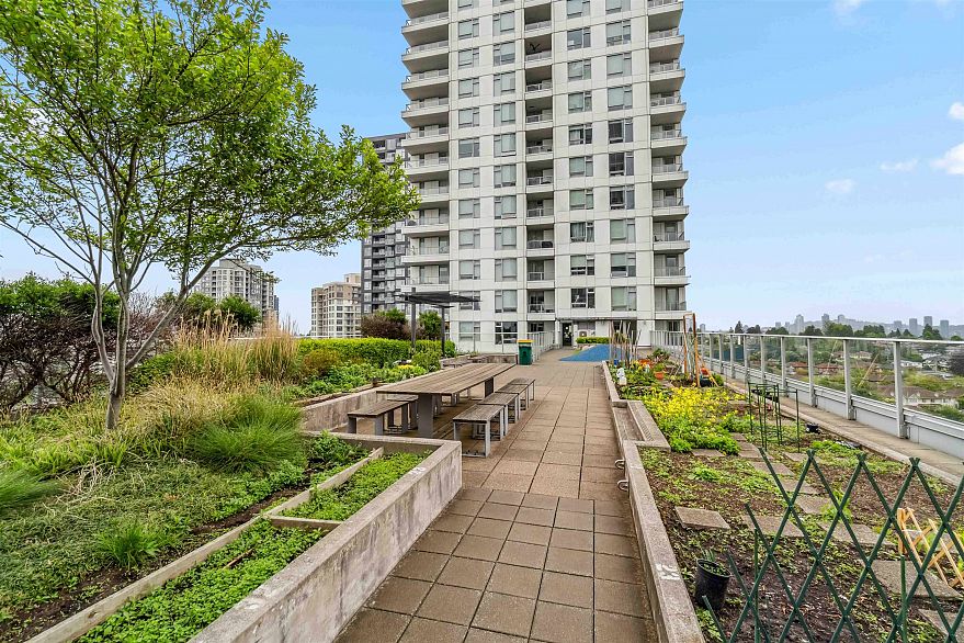 1902 5665 Boundary Road