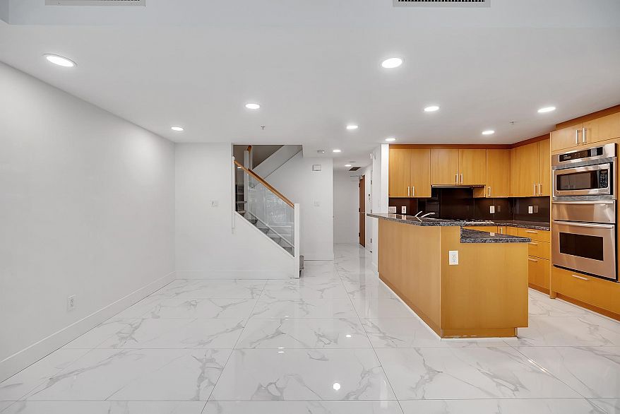 1277 W Cordova Street