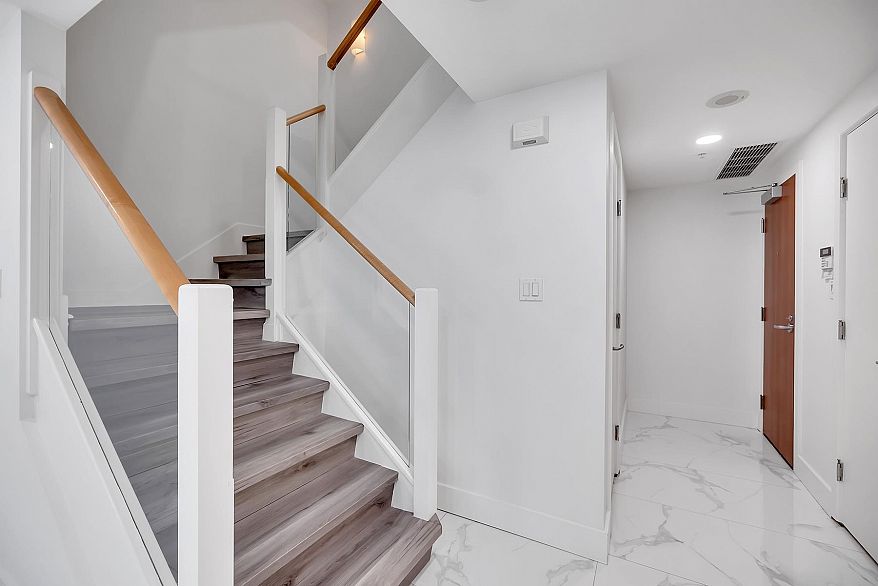 1277 W Cordova Street