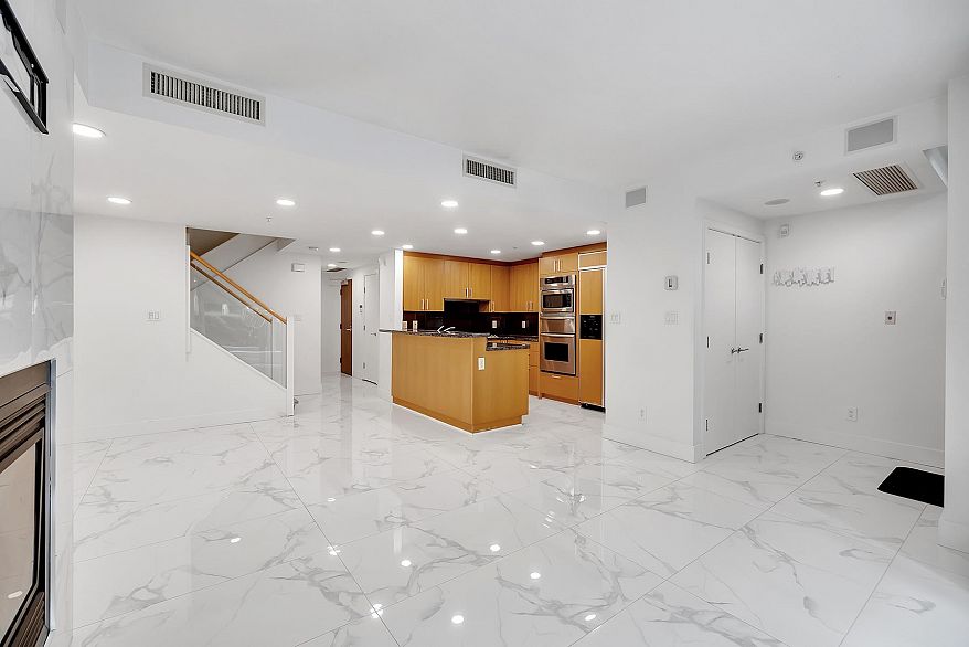 1277 W Cordova Street