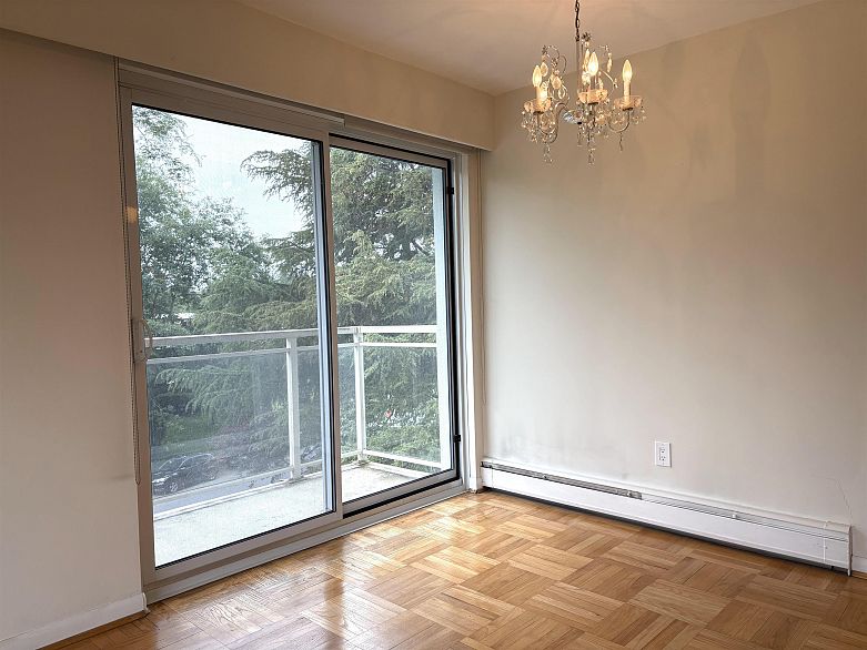 305 6076 Tisdall Street