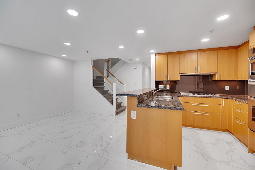 1277 W Cordova Street