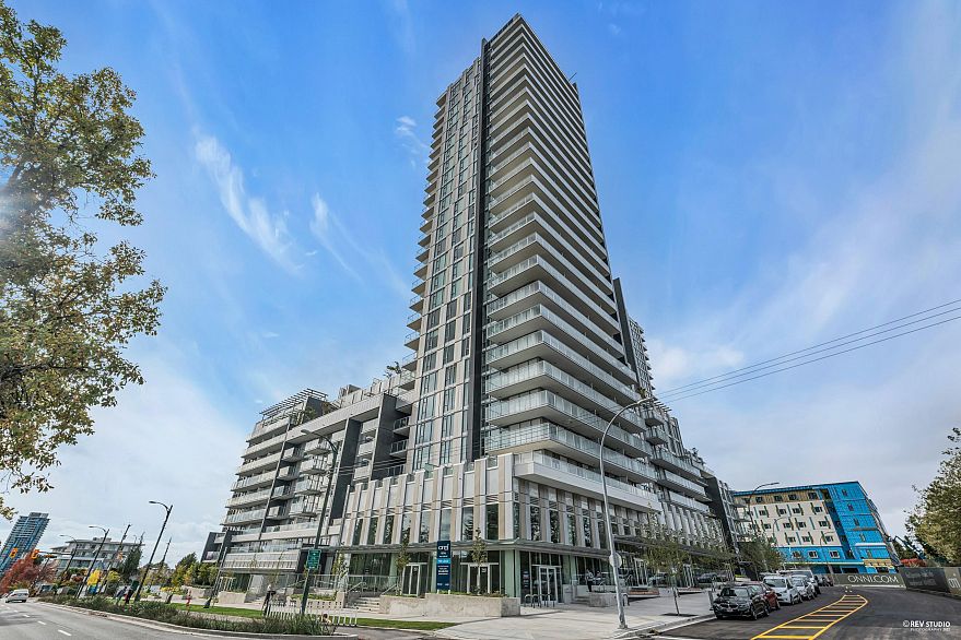 2302 7433 Cambie Street