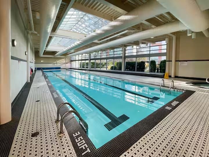 2208 58 Keefer Place