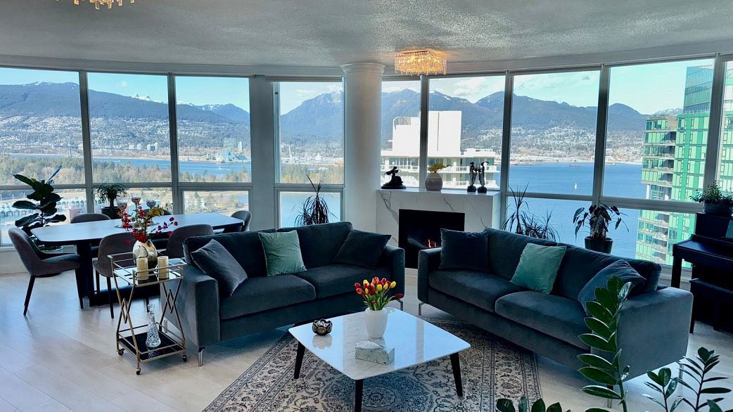 3306 1111 W Pender Street