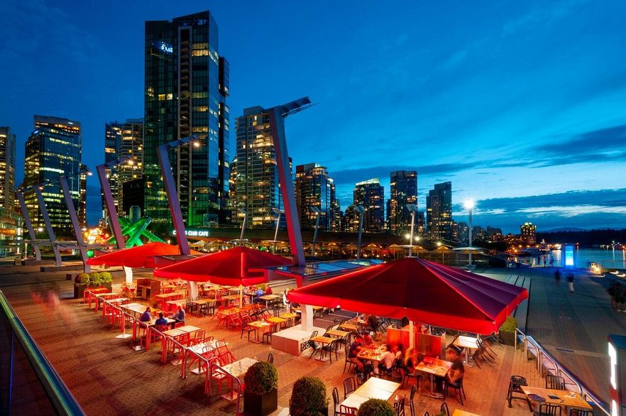 3306 1111 W Pender Street