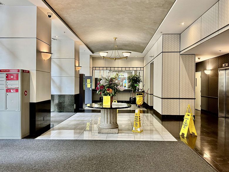 2609 438 Seymour Street