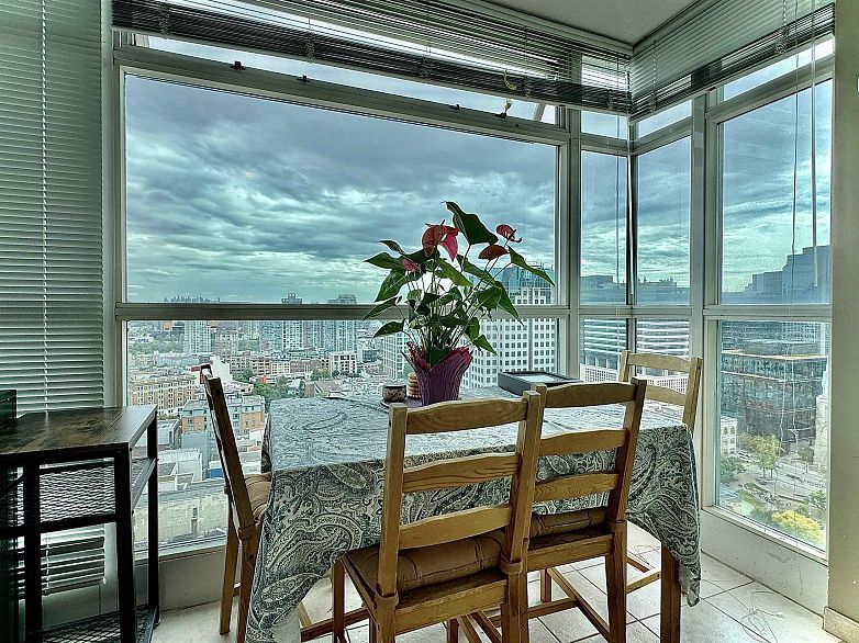 2609 438 Seymour Street