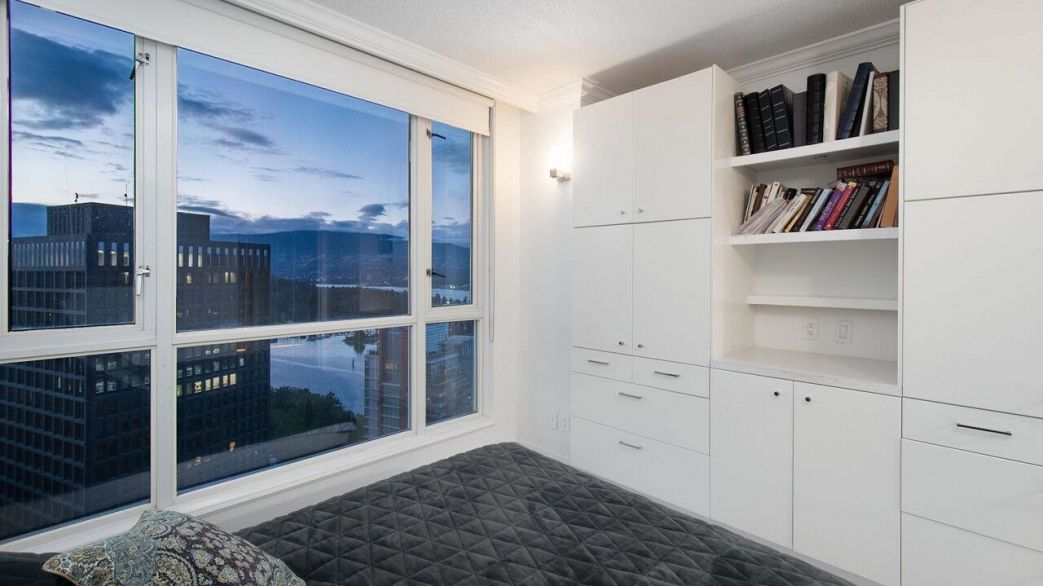 3306 1111 W Pender Street