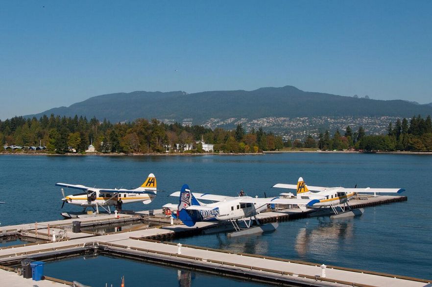 3306 1111 W Pender Street