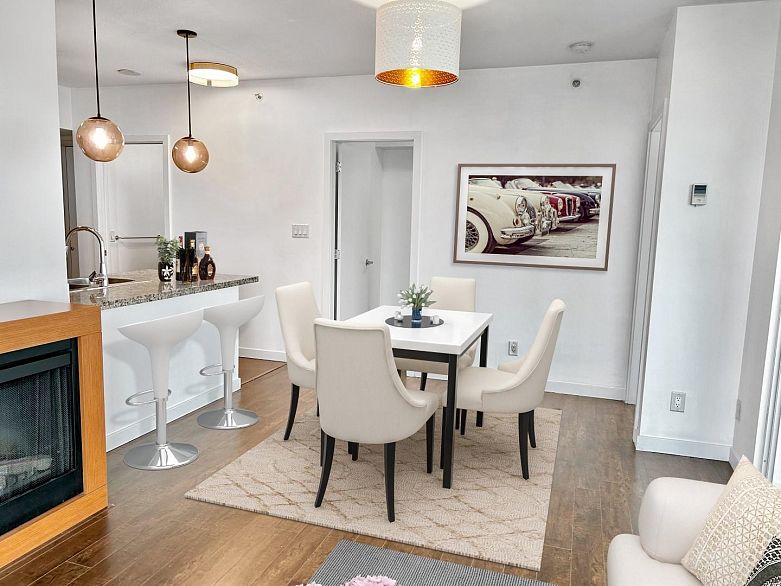 2208 58 Keefer Place