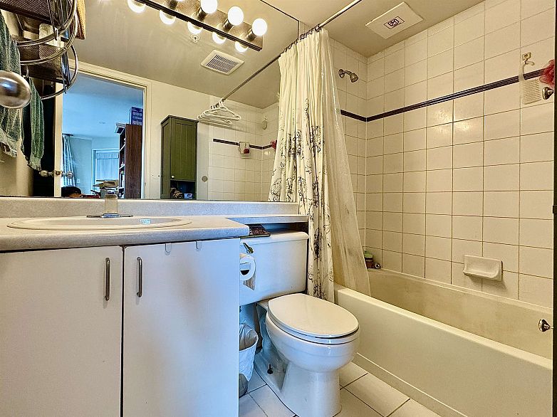 2609 438 Seymour Street