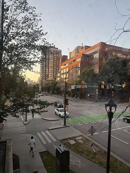 305 888 Pacific Avenue