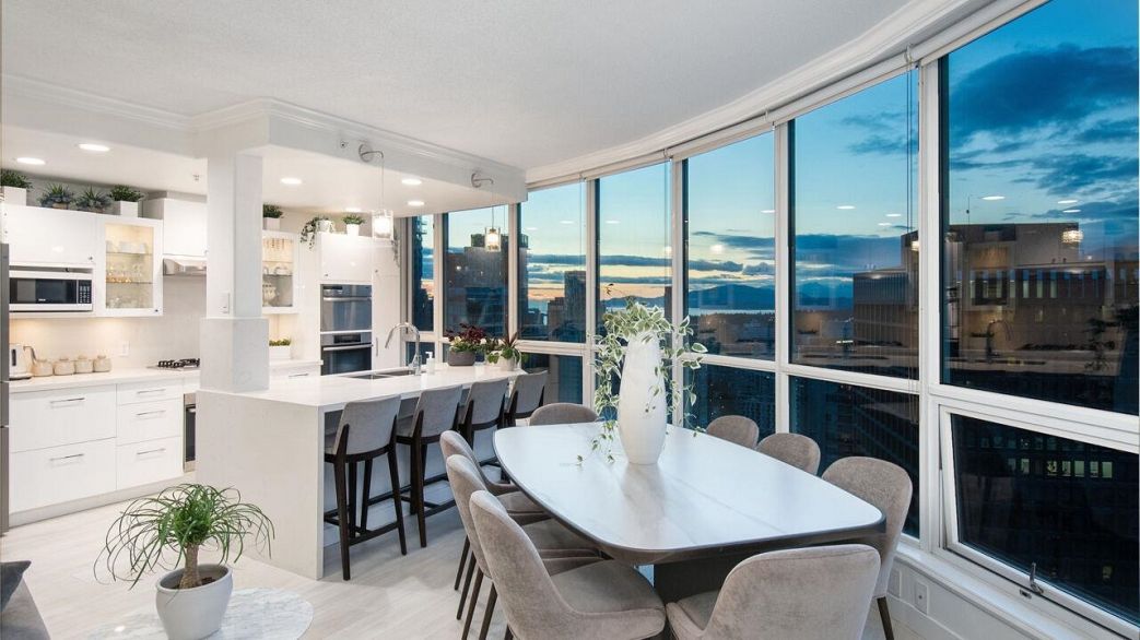 3306 1111 W Pender Street