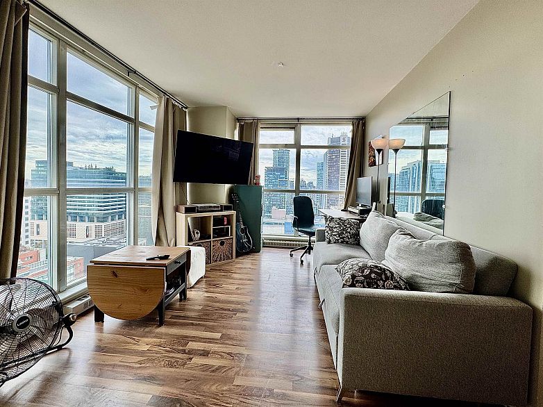 2609 438 Seymour Street