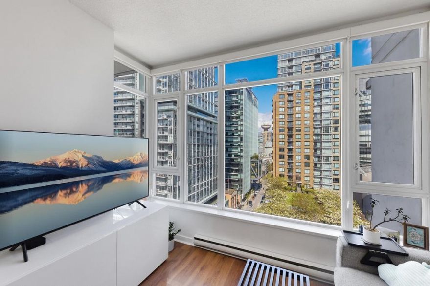 1502 480 Robson Street