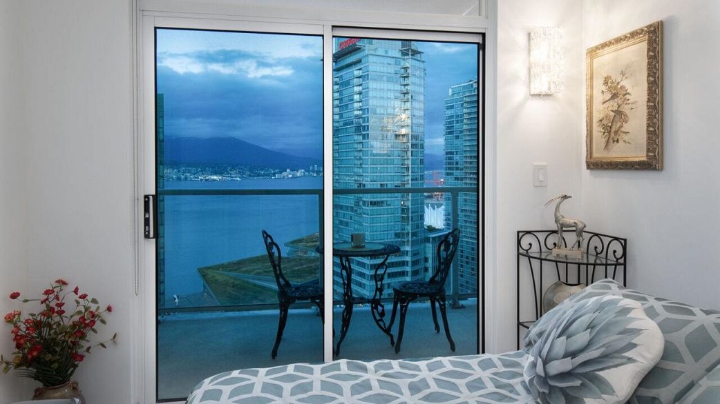 3306 1111 W Pender Street