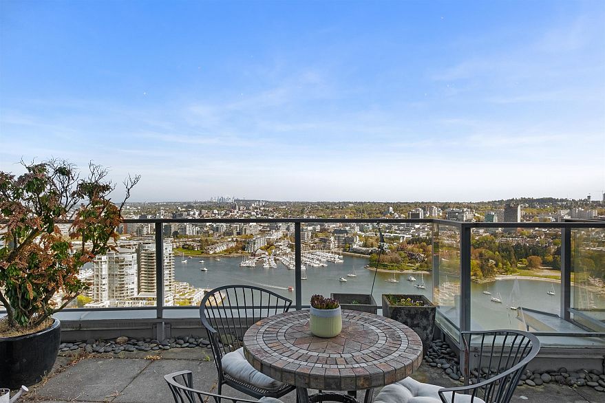 4201 1408 Strathmore Mews