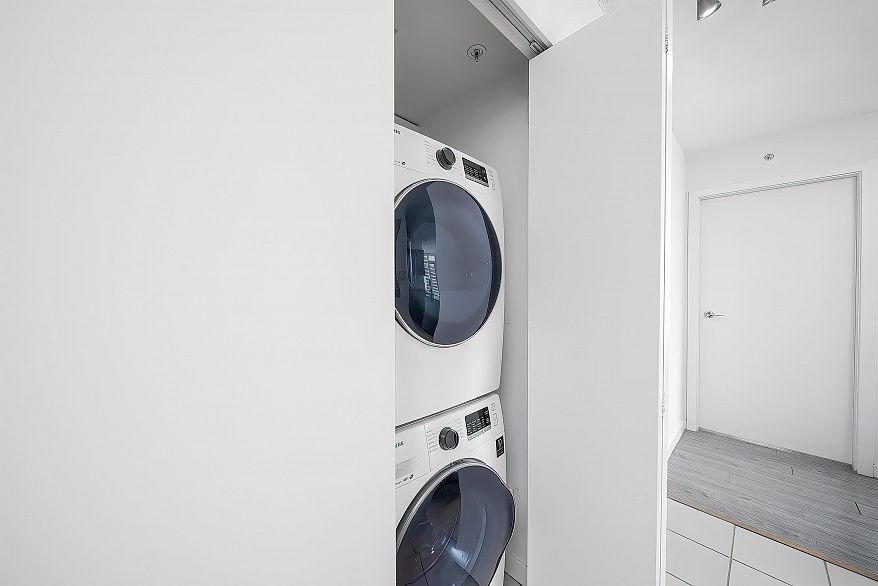 807 610 Granville Street