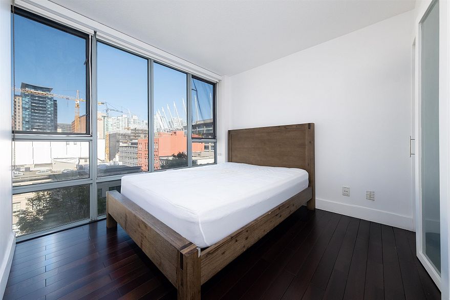 801 930 Cambie Street