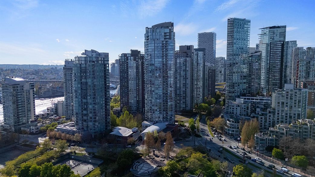 4201 1408 Strathmore Mews