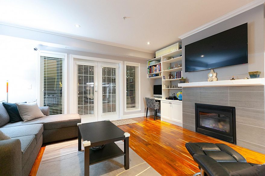 1 1137 Barclay Street