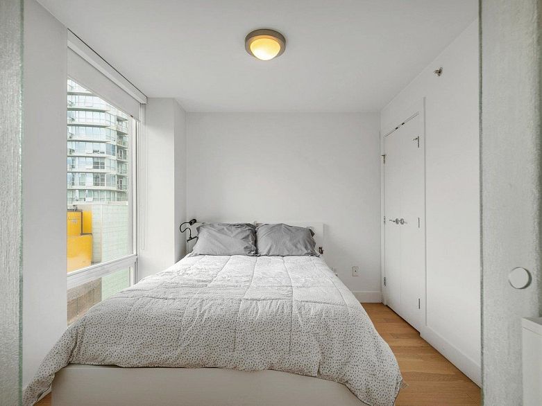 806 565 Smithe Street