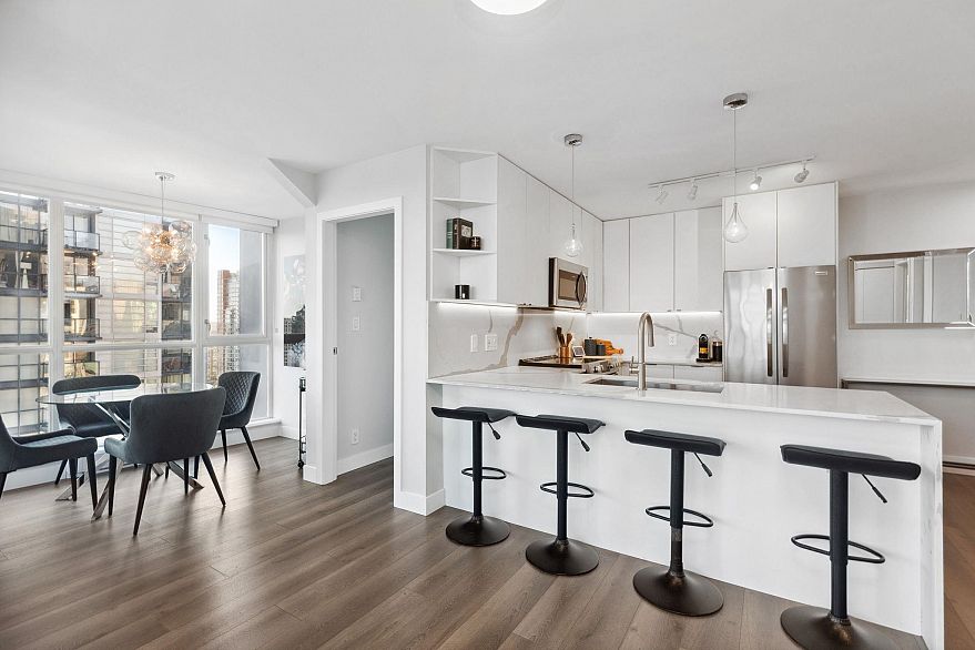 2406 1155 Seymour Street