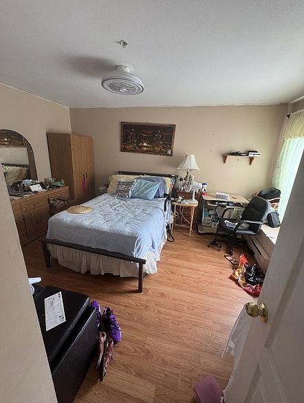 302 688 E 56th Avenue