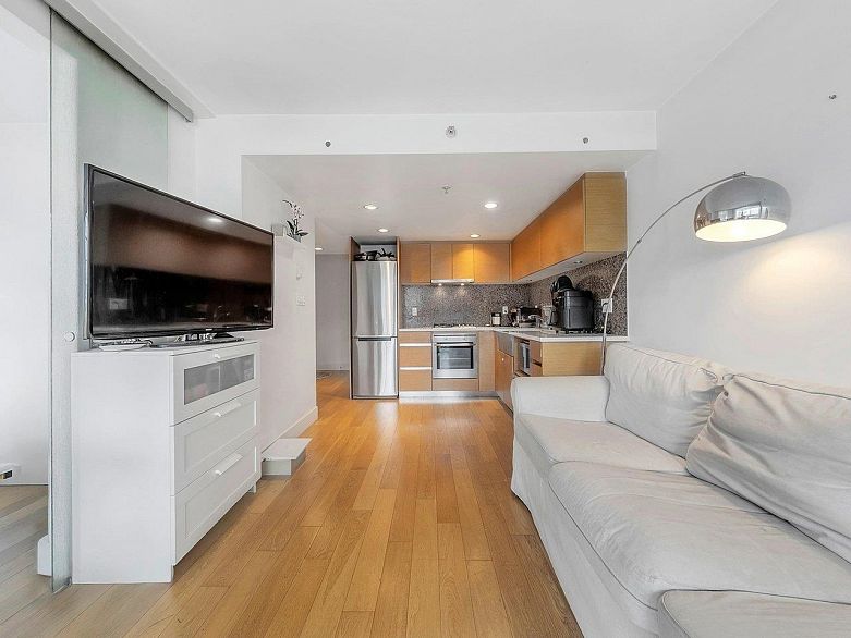 806 565 Smithe Street