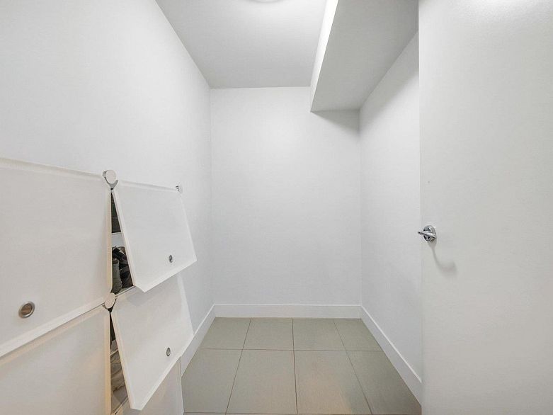 806 565 Smithe Street