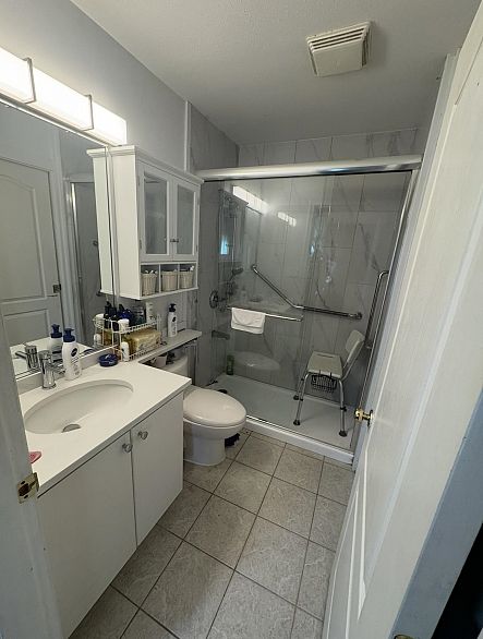 302 688 E 56th Avenue