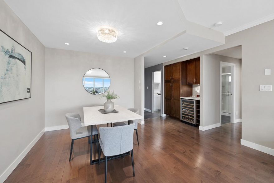 2302 1500 Howe Street