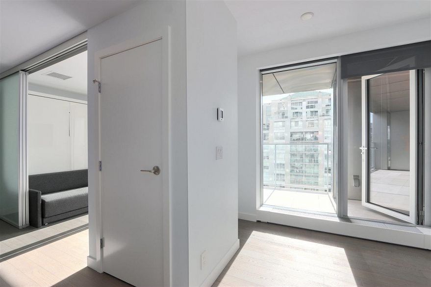 2503 1480 Howe Street