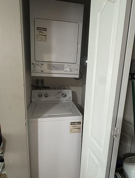 302 688 E 56th Avenue