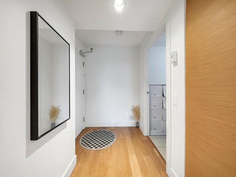 806 565 Smithe Street