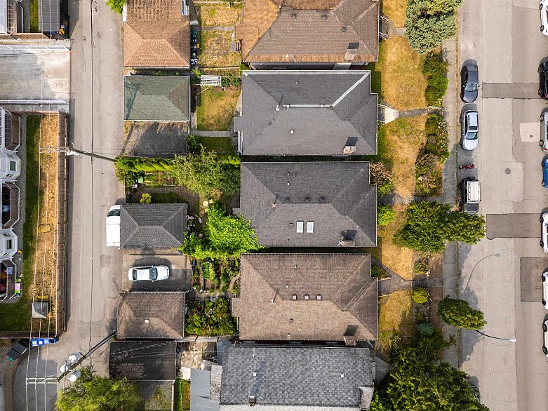 1642 E Pender Street