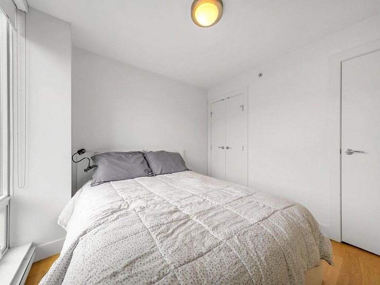 806 565 Smithe Street