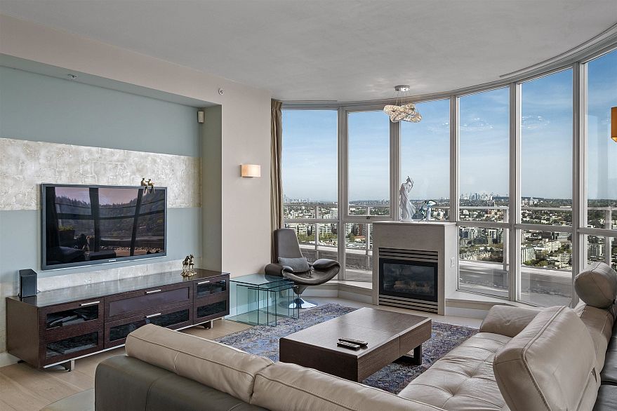 4201 1408 Strathmore Mews