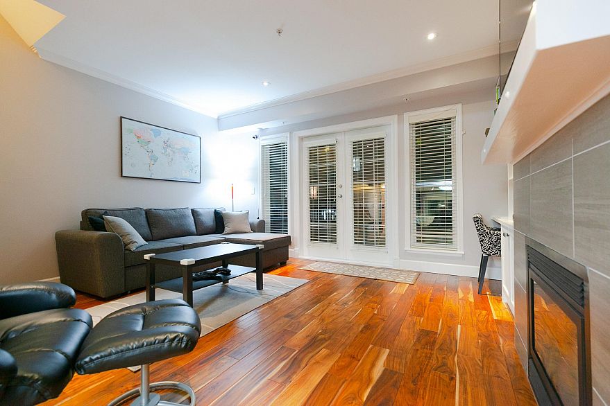 1 1137 Barclay Street